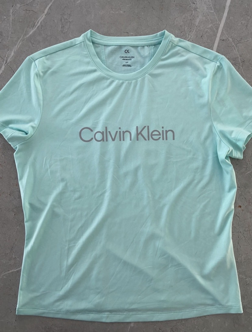 Calvin Klein short sleeve tee size S