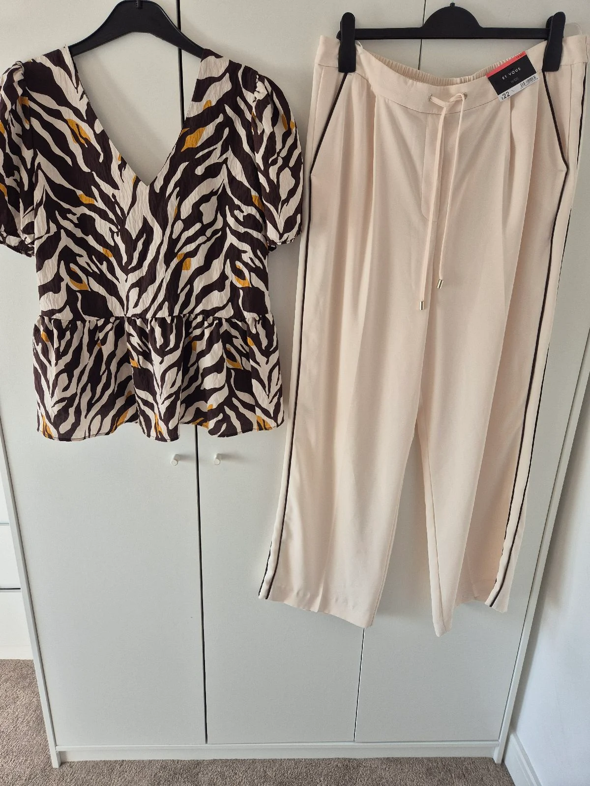 Gorgeous geometric beige and brown top and cream and brown wide leg trousers