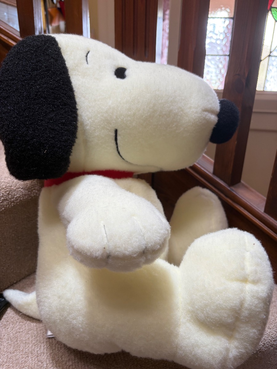 X-Large snoopy plushie toy - red collar