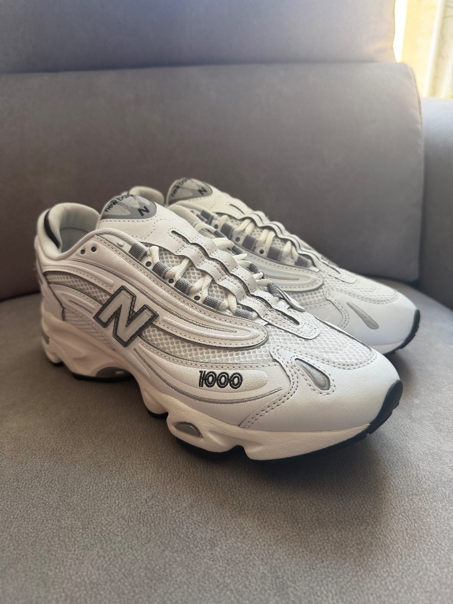 New Balance 1000 Trainers - Size 8