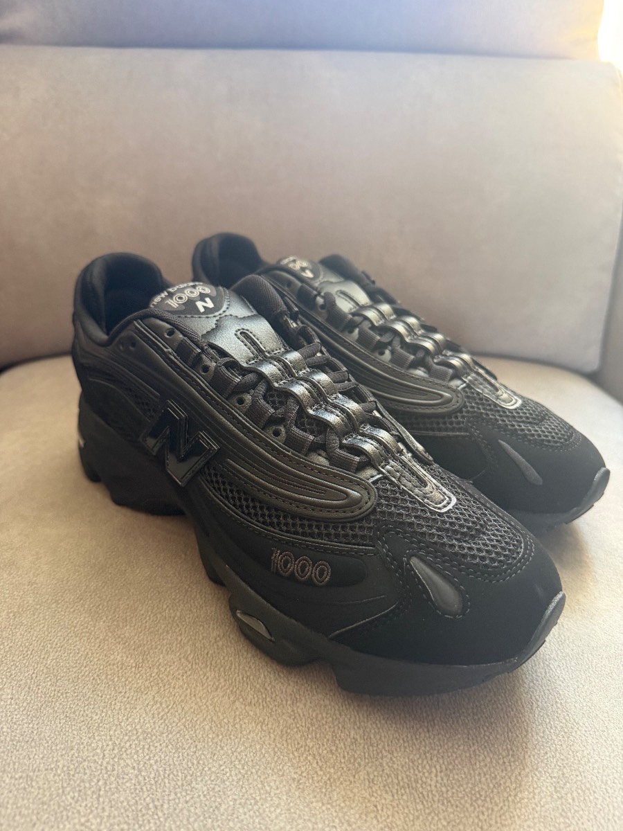 New Balance 1000 Trainers - Size 8 - Black