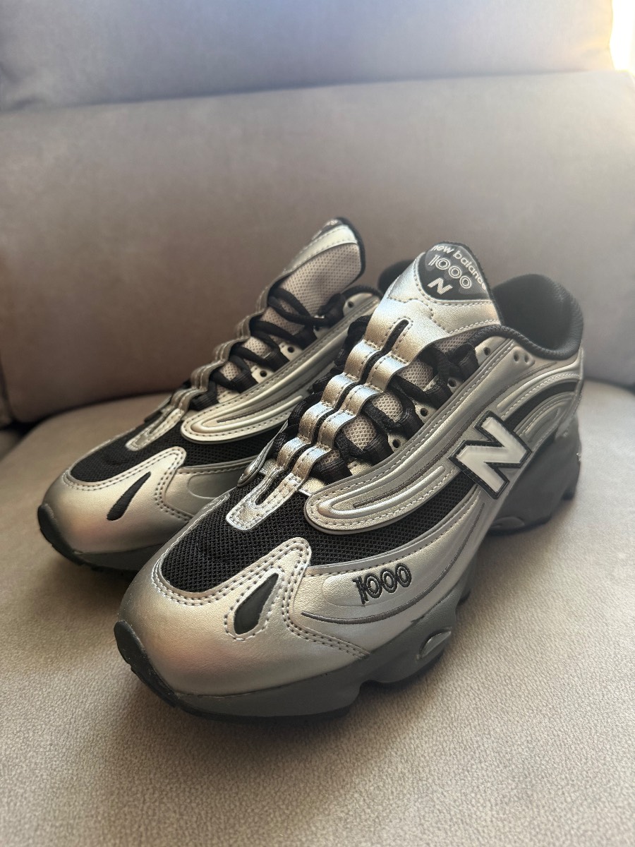 New Balance 1000 Trainers - Size 8 - Silver/Black