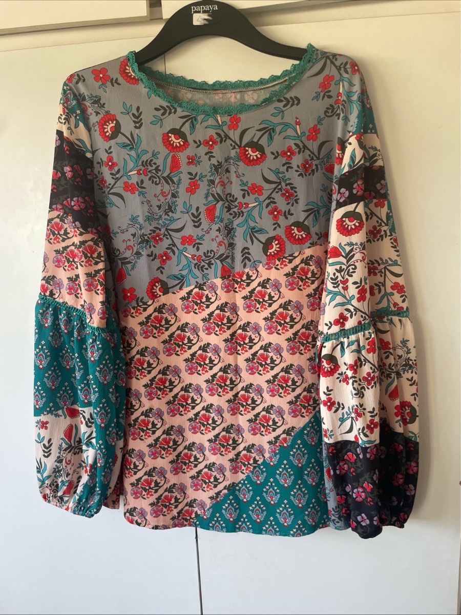 Boho Floral Patchwork Tunic Blouse XL Crochet Trim Long Sleeve Lagenlook Top 23”