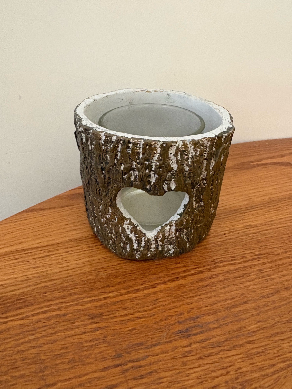 Wood effect heart tea light candle holder