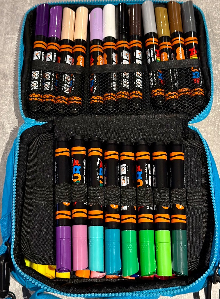 NEW 40 Colour Acrylic Paint Pen Set with Carry Case & Strap