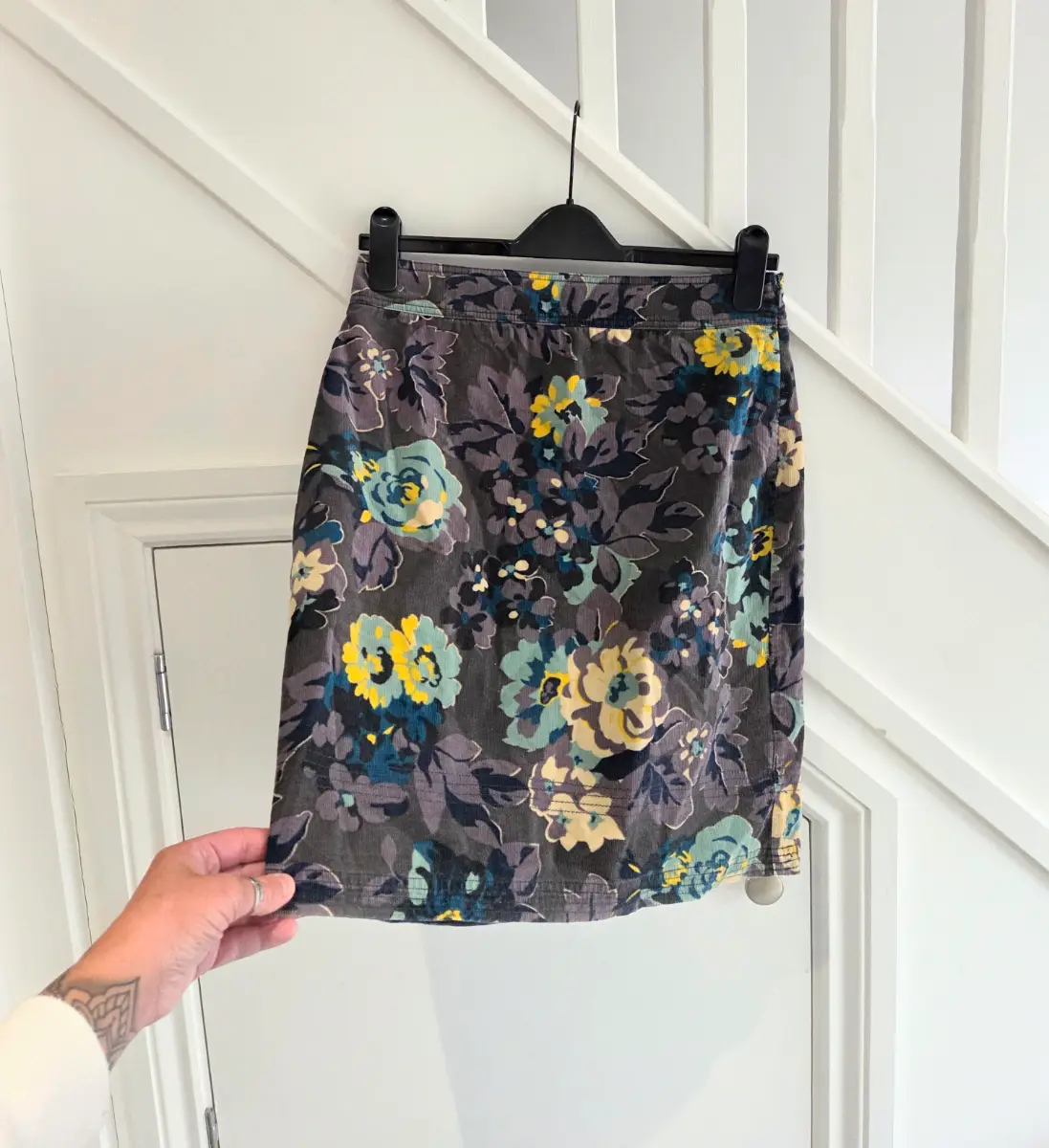 Boden womens soft corduroy summer winter multicoloured skirt size 10