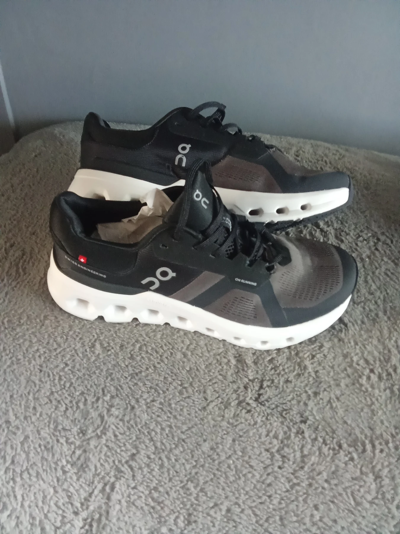 Comfortable walking trainers