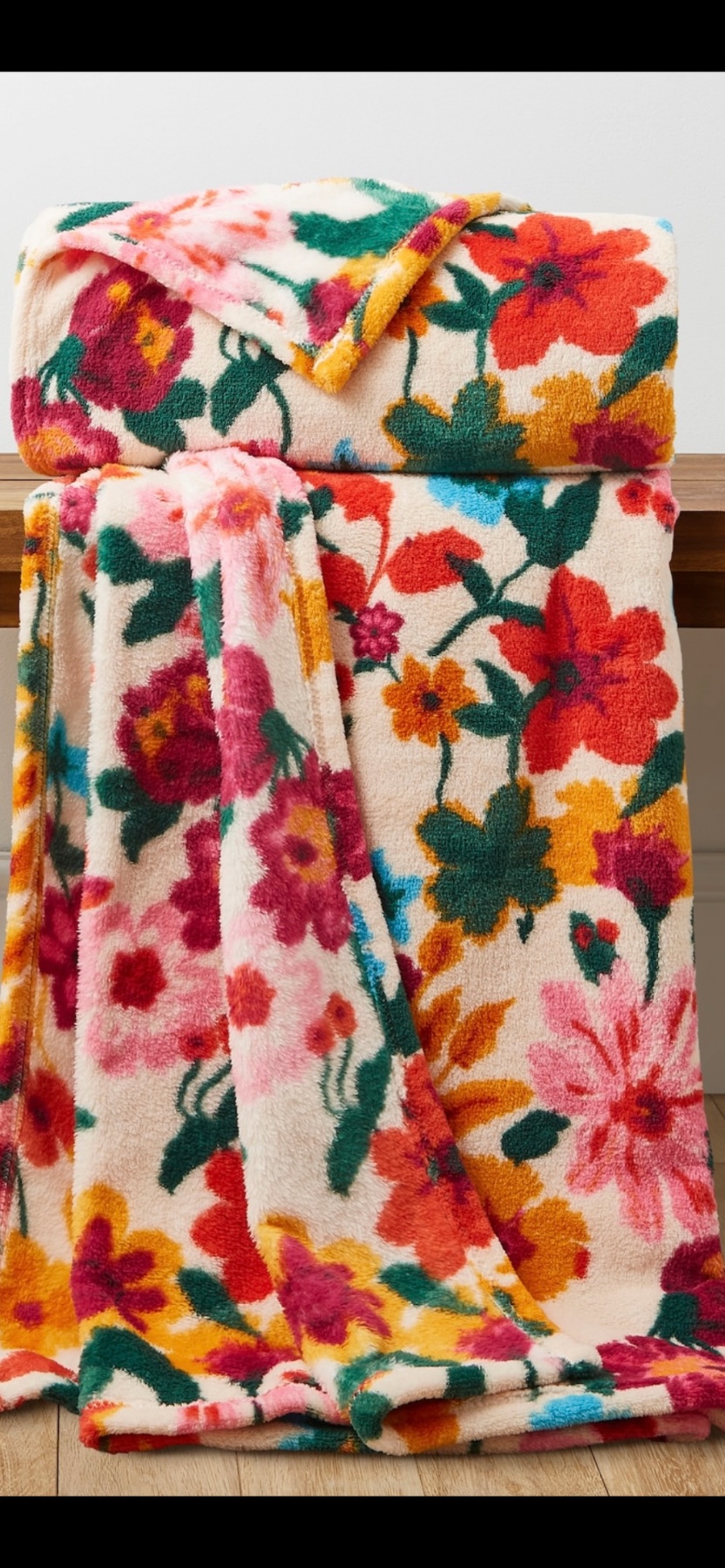 Gardenia floral fleece blanket