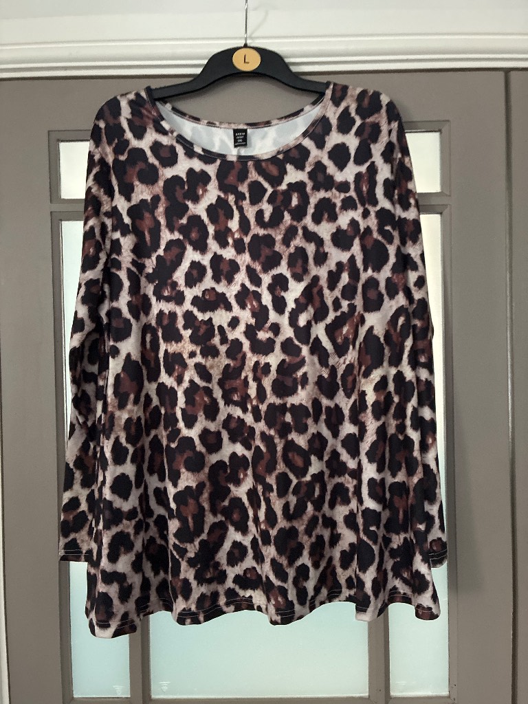 Shein curve leopard print top