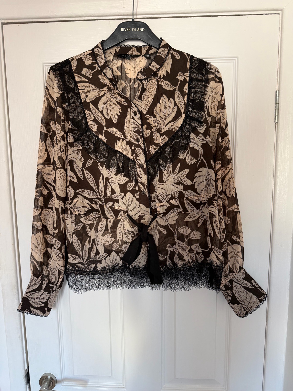 Ladies size 8 Ted Baker blouse Autumn top lightweight
