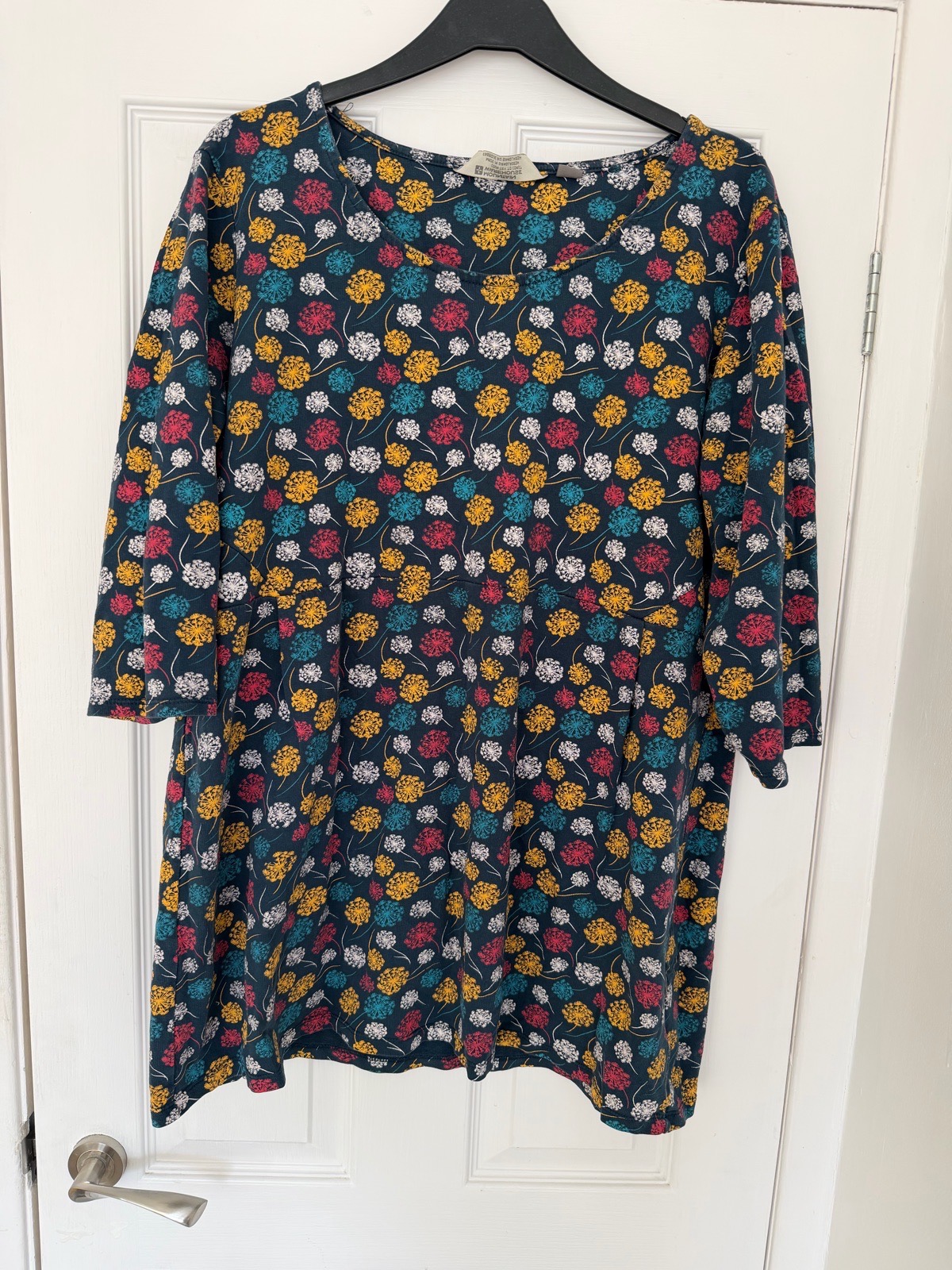 Ladies tunic top longline top size 20 mountain warehouse Autumn style top colourful pattern