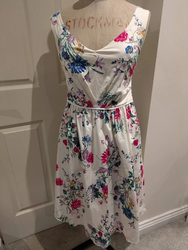 Monsoon white and pink floral summer dress, zip up back - Size 10 - 98% Cotton