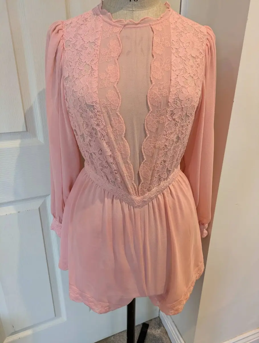 Topshop - Size 12 - Salmon pink lace long sleeve playsuit - 71% cotton - New with tags