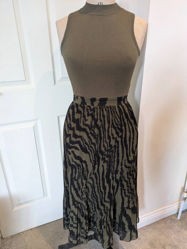 Ted Baker Size 1 / UK 8, khaki green animal zebra tiger print long zip up dress