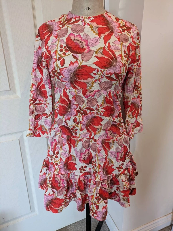 Zara - Size S - Red, pink & white floral summer light weight dress