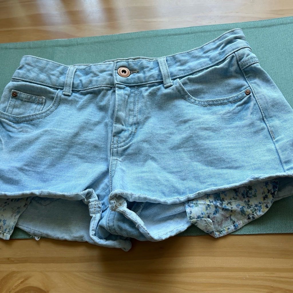 Y2K low rise denim hot pants shorts size 8