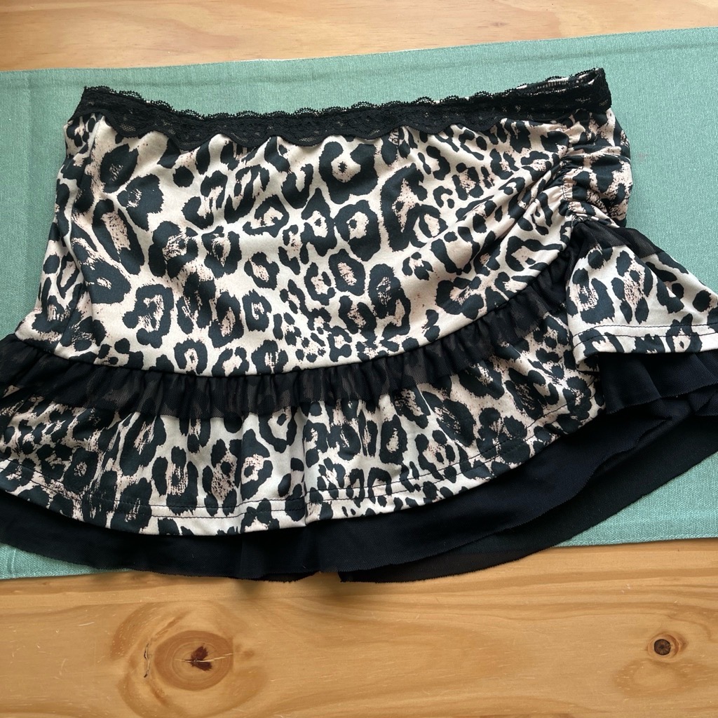 Cute animal print ruffle mini skirt