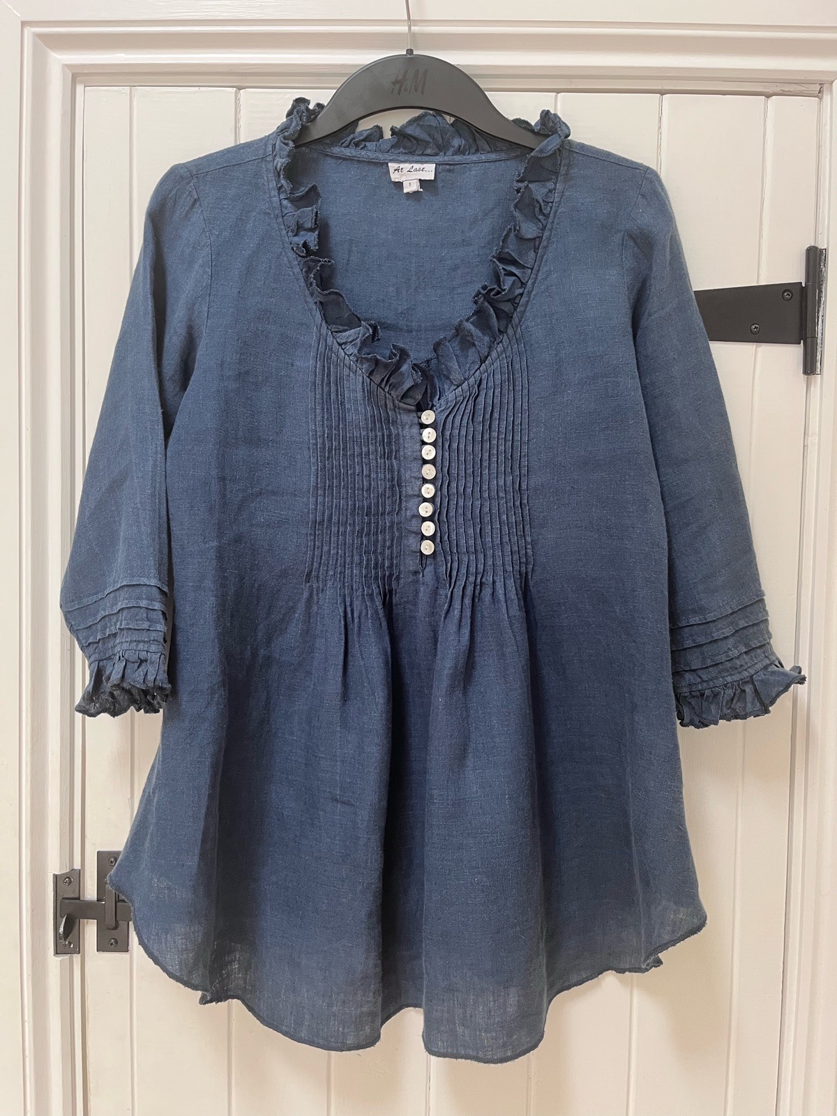 Stunning timeless 100% linen navy ruffle pintuck blouse - UK 8