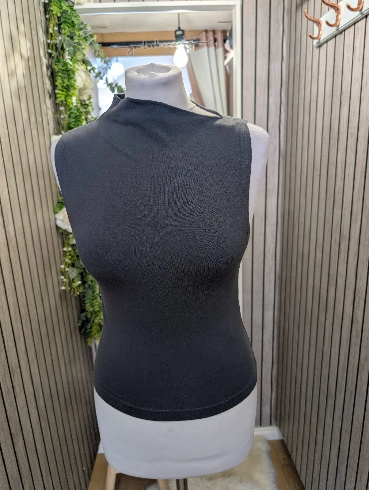 Zara sleeveless top size xs