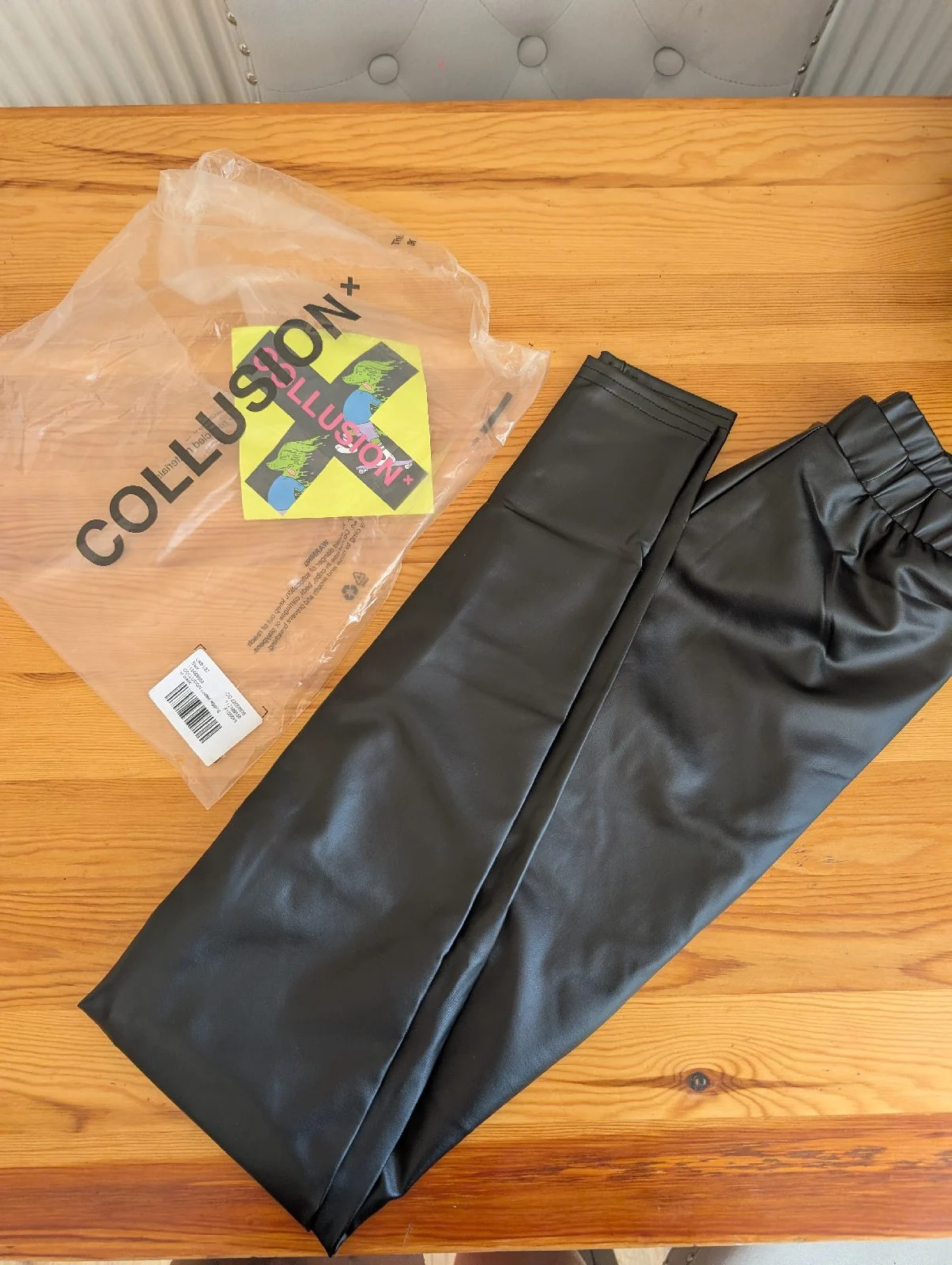 Collusion coated leggings in black size 6 uk  Rrp 12.99£