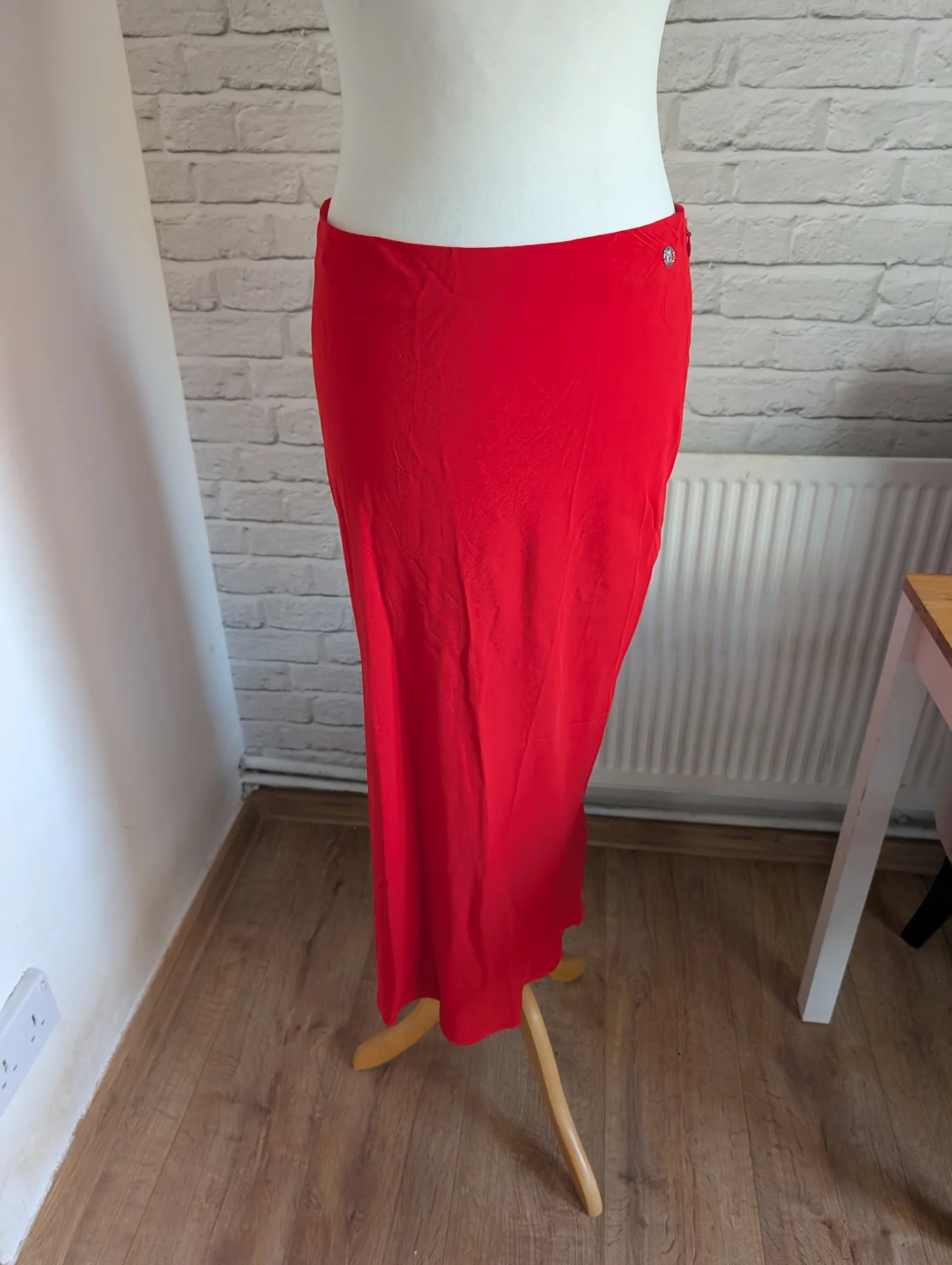 Tommy Hilfiger fierce red viscose crepe long skirt size 10 uk Rrp 120£
