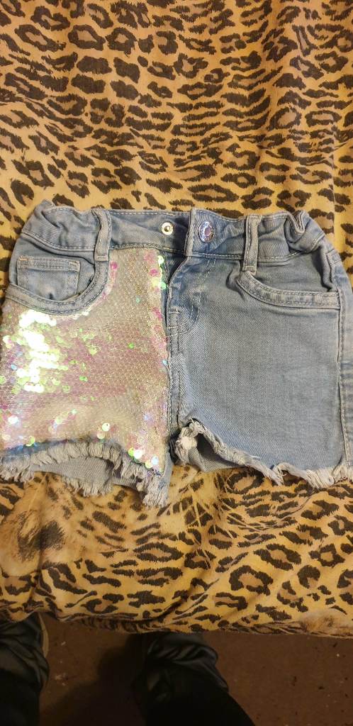 Denim and Co 3-4 years old denim Sequin shorts