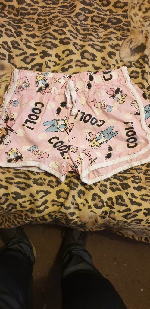 Disney Minnie mouse and daisy duck 6-7 years old  sport shorts