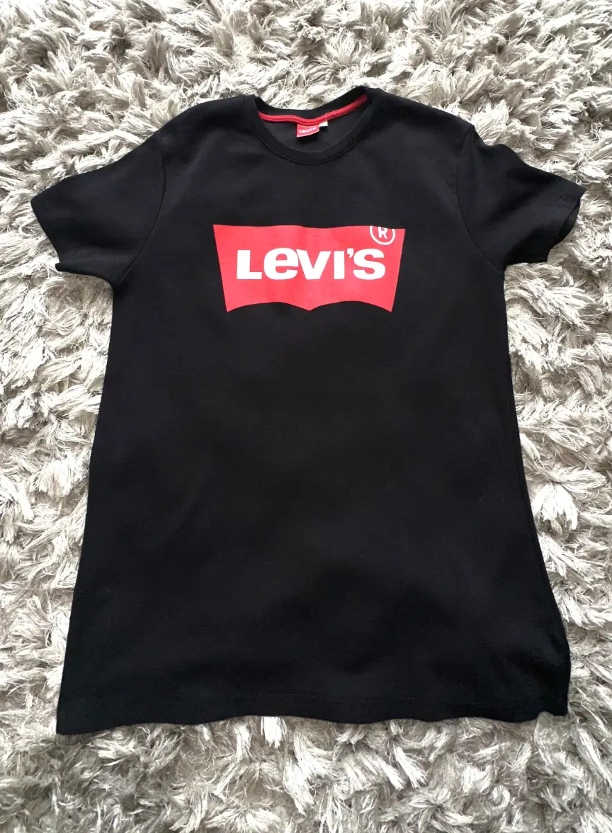Levi's Classic Black Batwing Logo T-Shirt - Size Medium (fits like a S) - A021