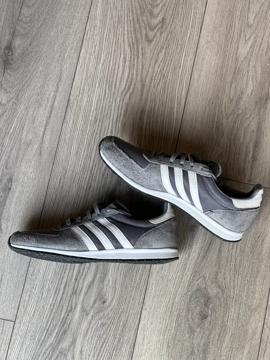 Adidas Adistar Racer womne's trainers - Grey/white - UK 6.5 (small fit, maybe a 6) - A038