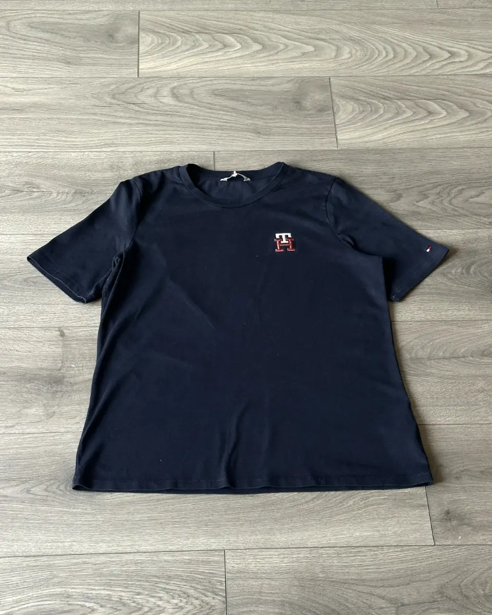Tommy Hilfiger T-Shirt size M (fits like an S) - Blue - #A023