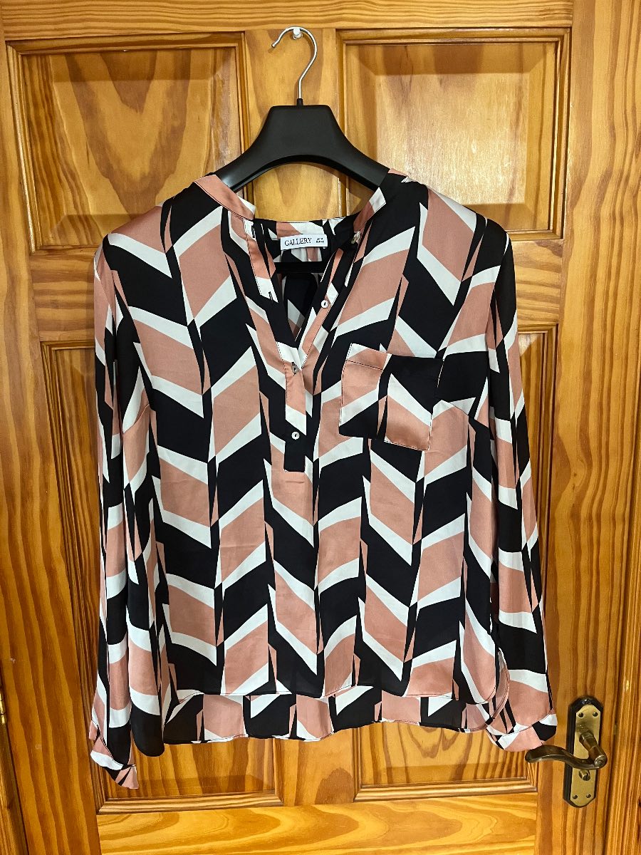 Ladies size 14 blouse