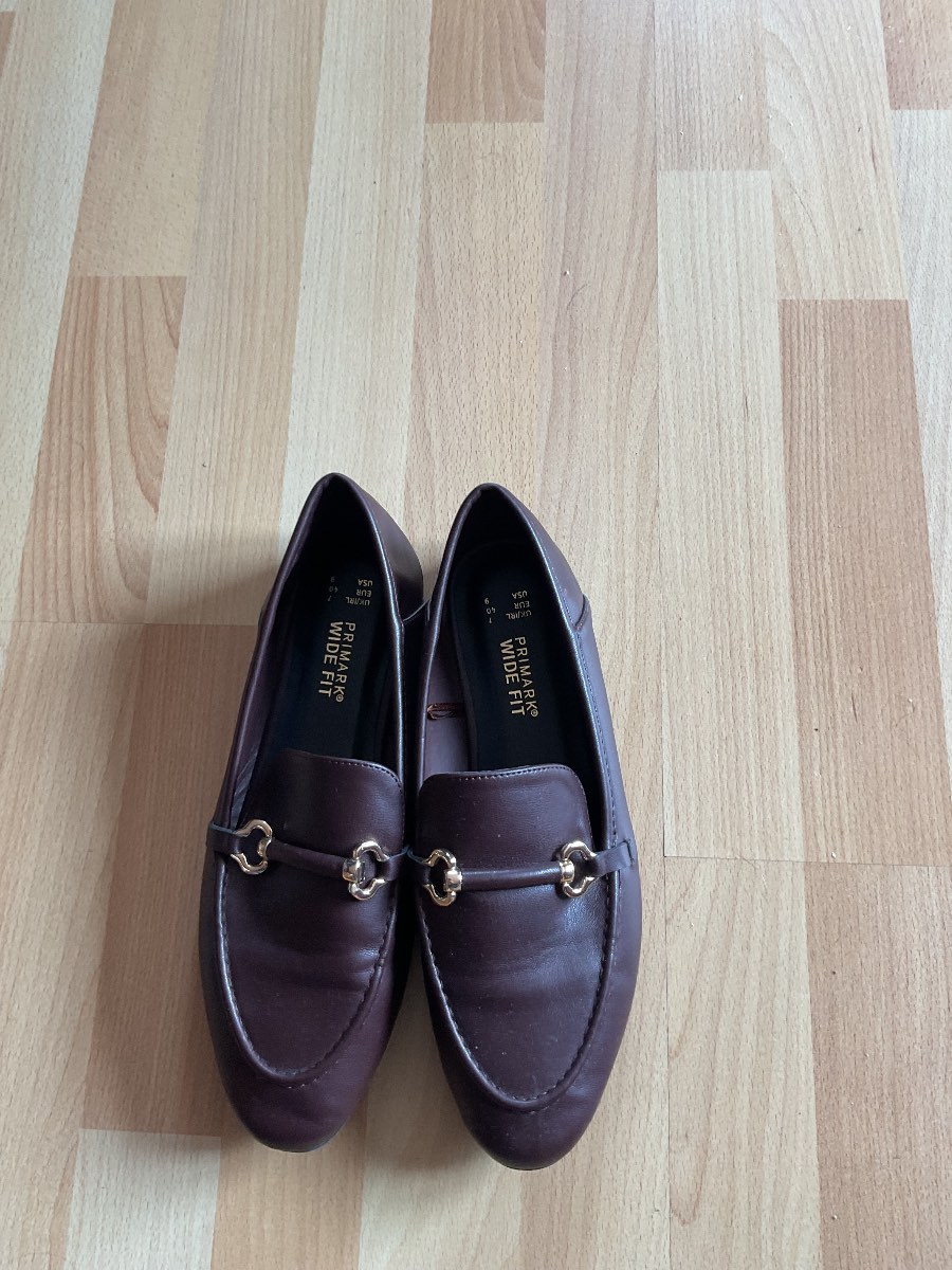Ladies wide fit size 7 shoes