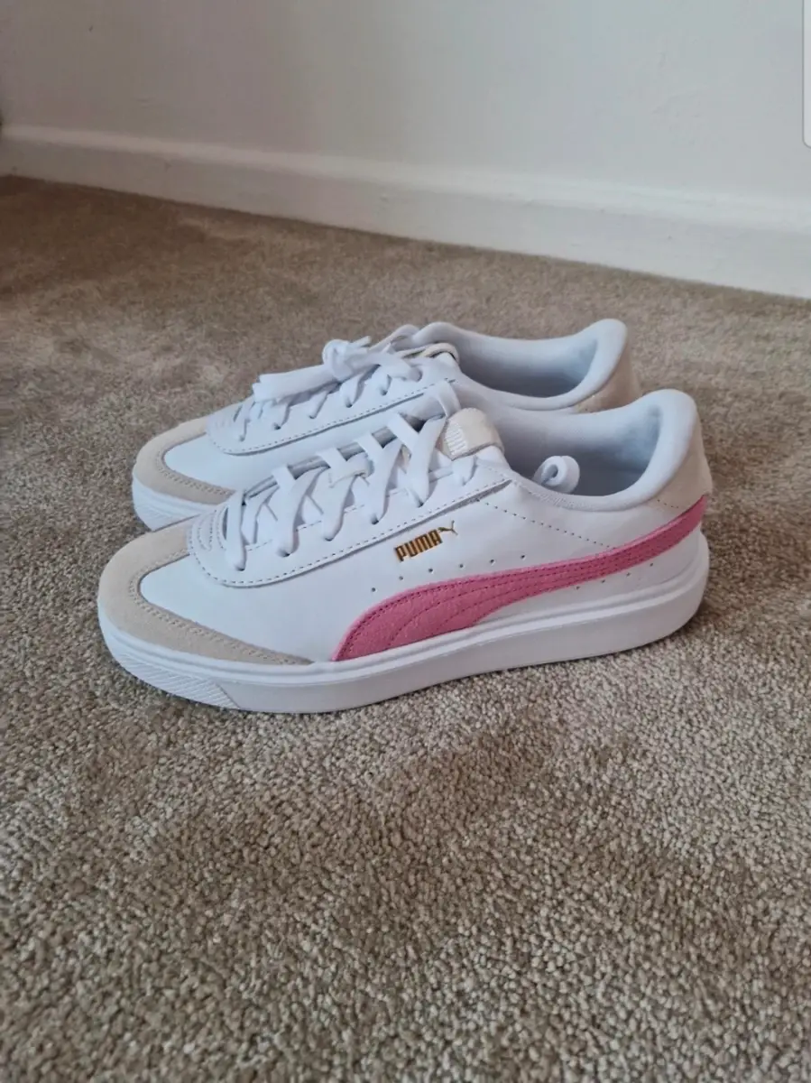 Puma Lajla T-toe womens trainers size 6