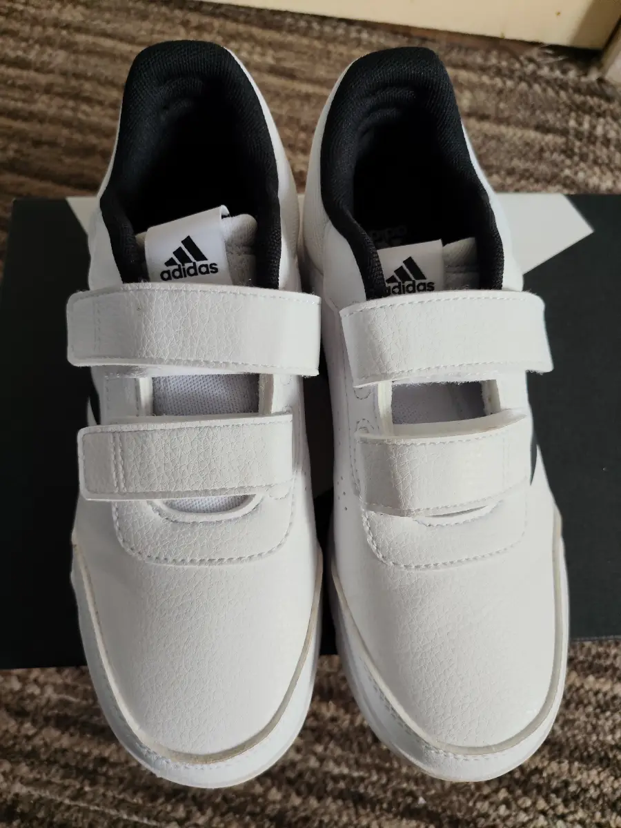 asidas trainers size 3.5 UK
