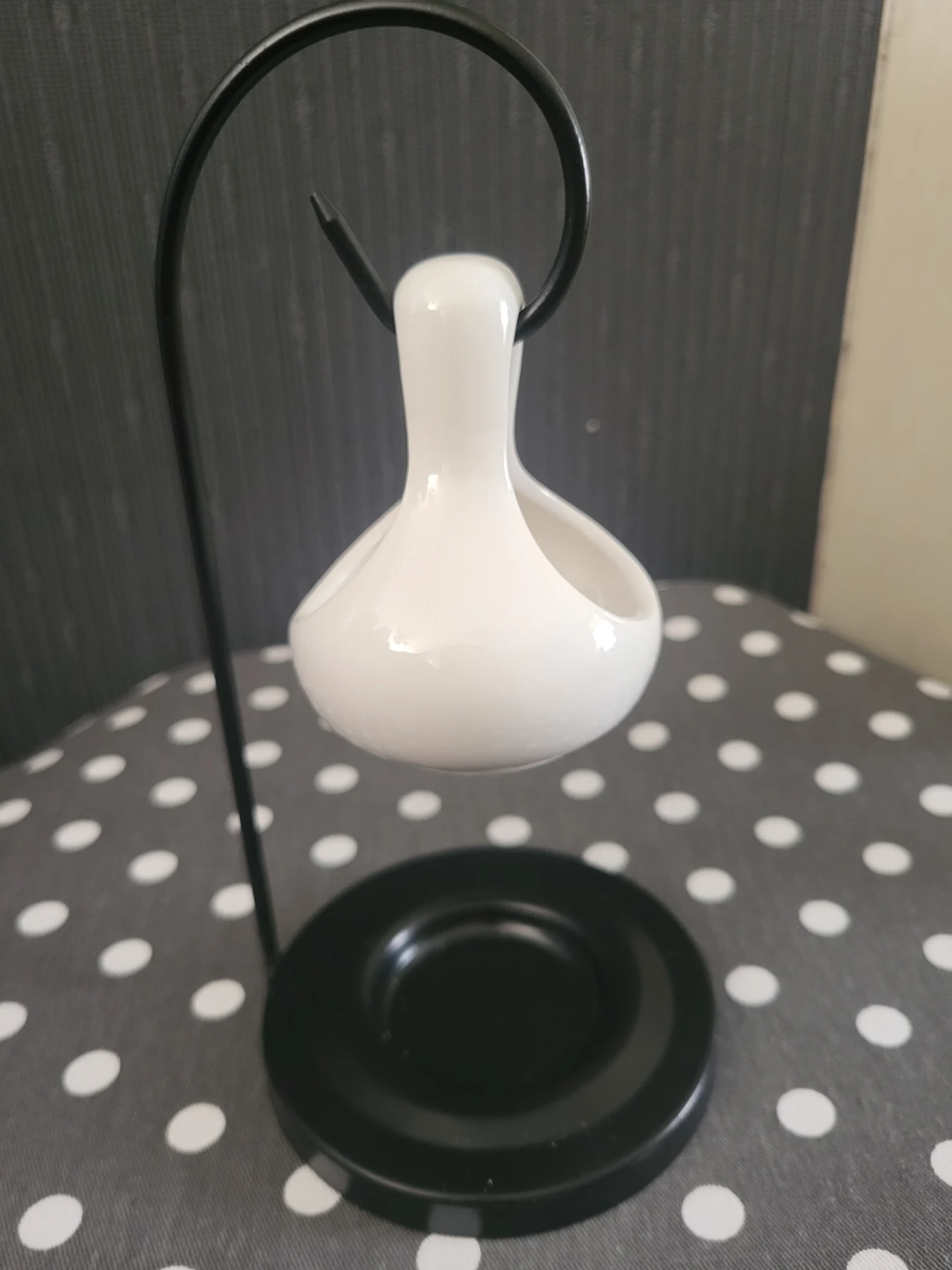 Hanging Tea-light Burner in White