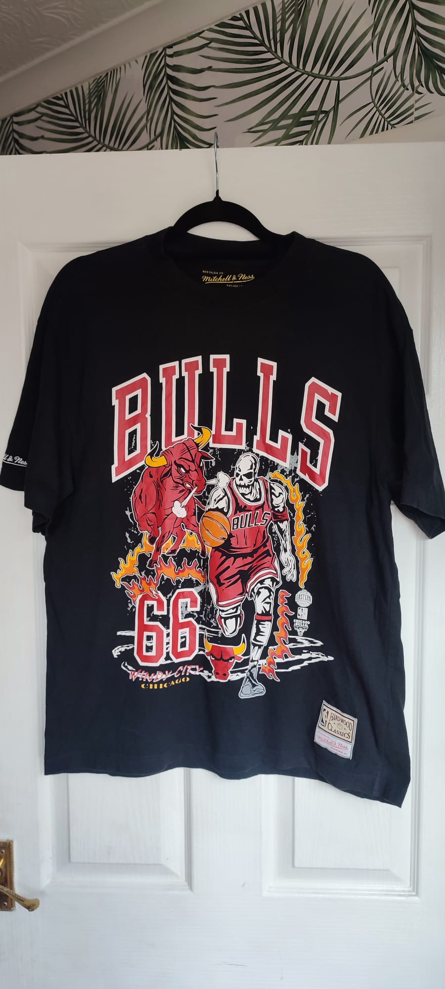 ​🔥 Mitchell & Ness Chicago Bulls "Windy City" Graphic Tee 🔥