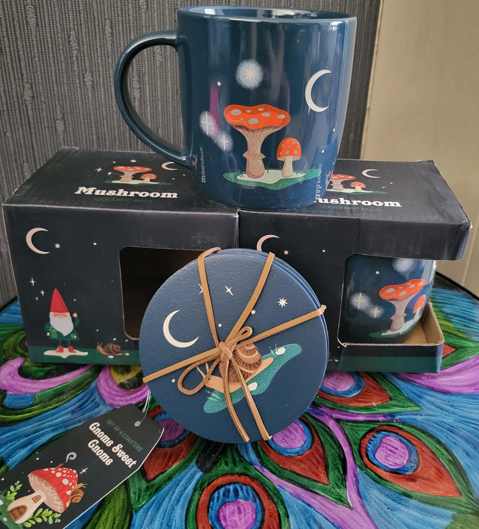 Mushroom design mugs and coasters set