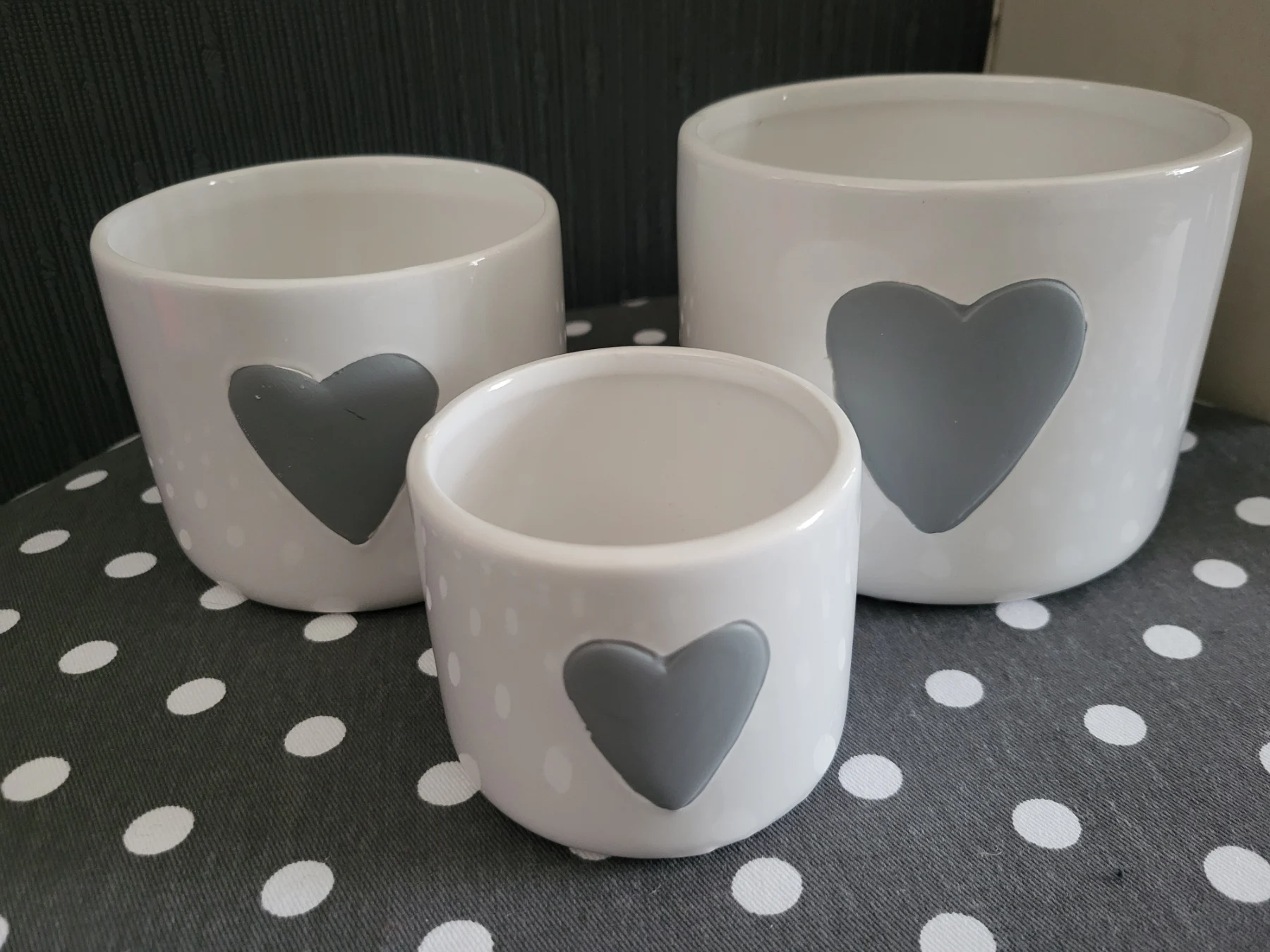 Set of 3 ceramic pots