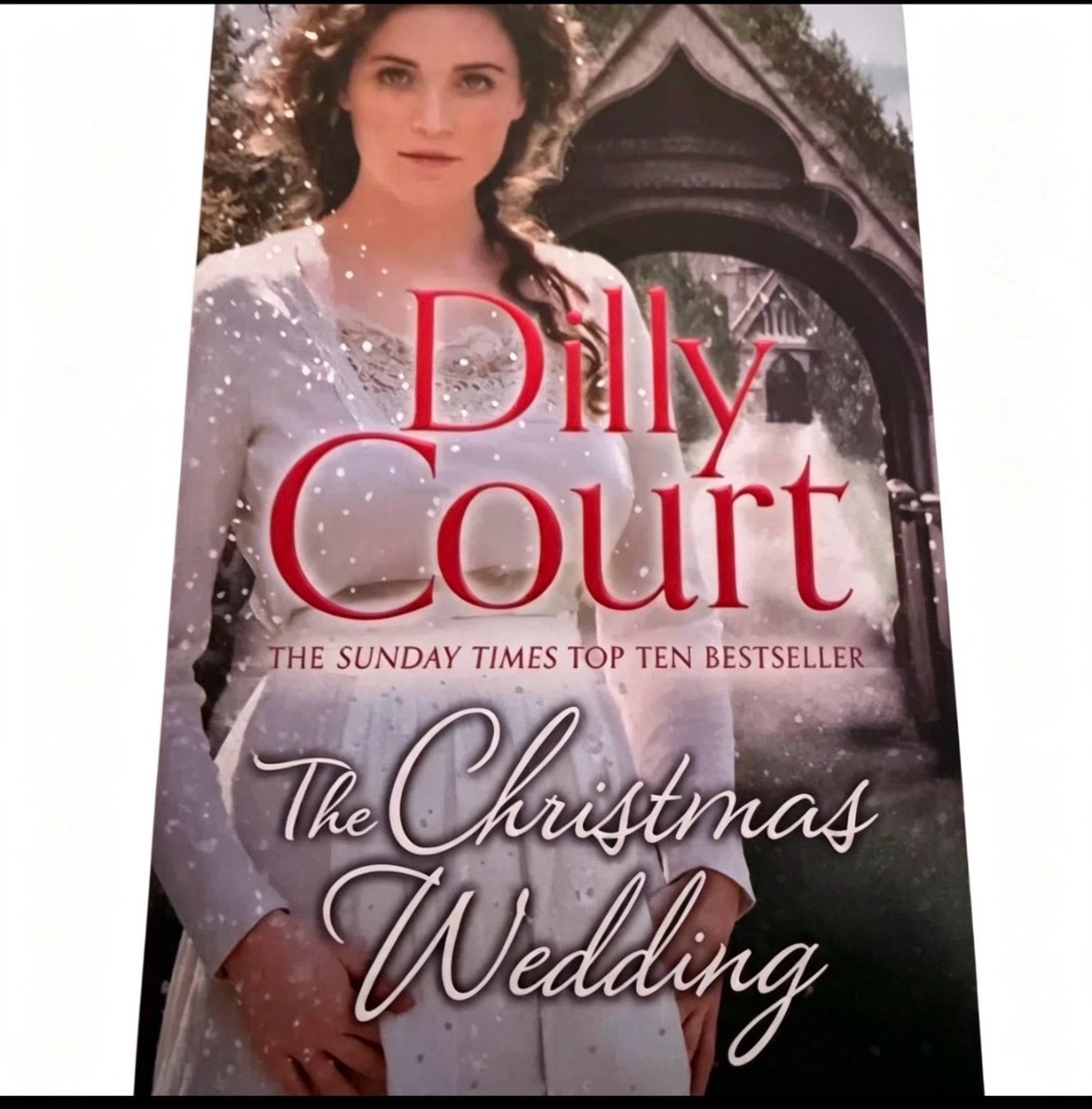 The Christmas Wedding by Dilly Court | Sunday Times Bestseller