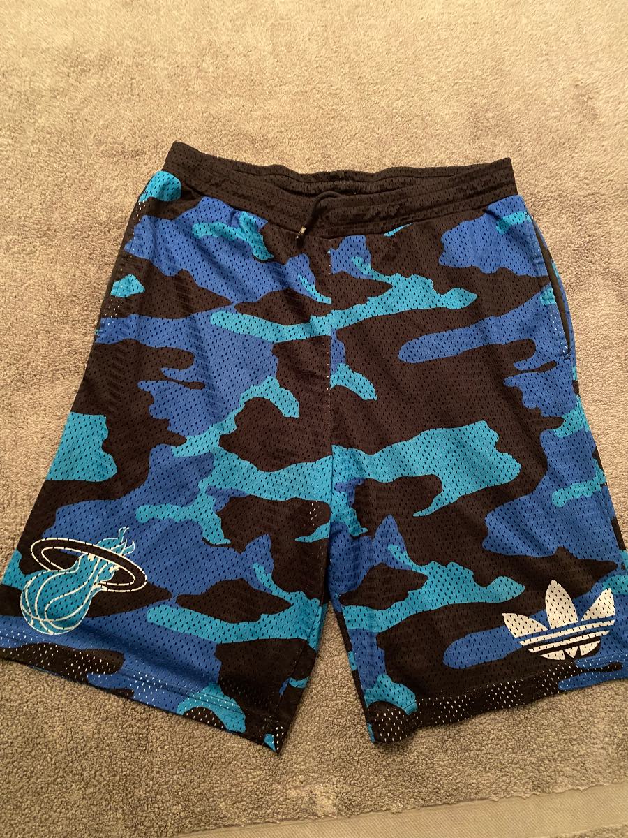 Miami Heat Basketball Shorts Adidas Vintage Original NBA Shorts size medium
