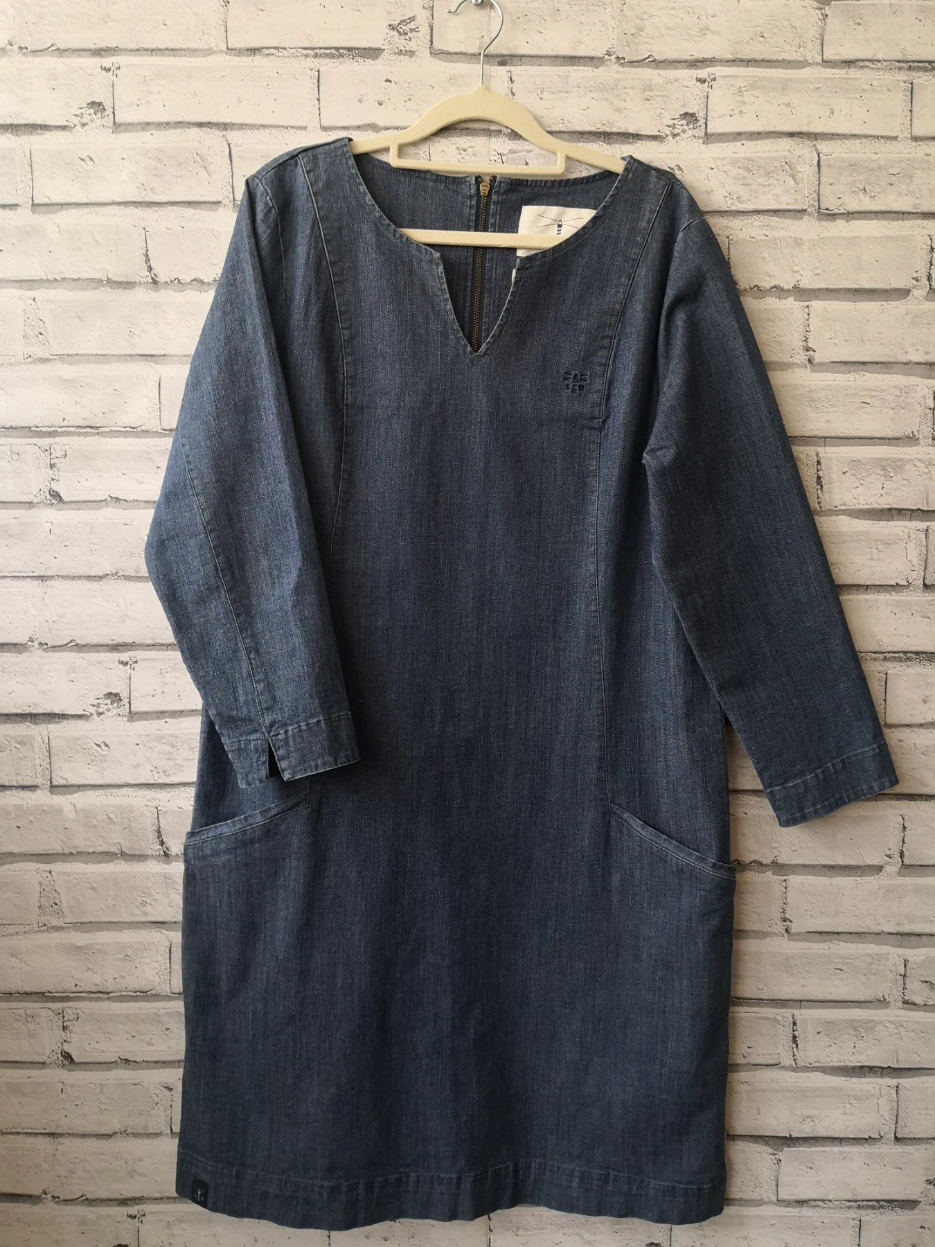 Lighthouse Women's Denim Knee Length Dress Long Sleeved Pockets Size 14 (LC03)