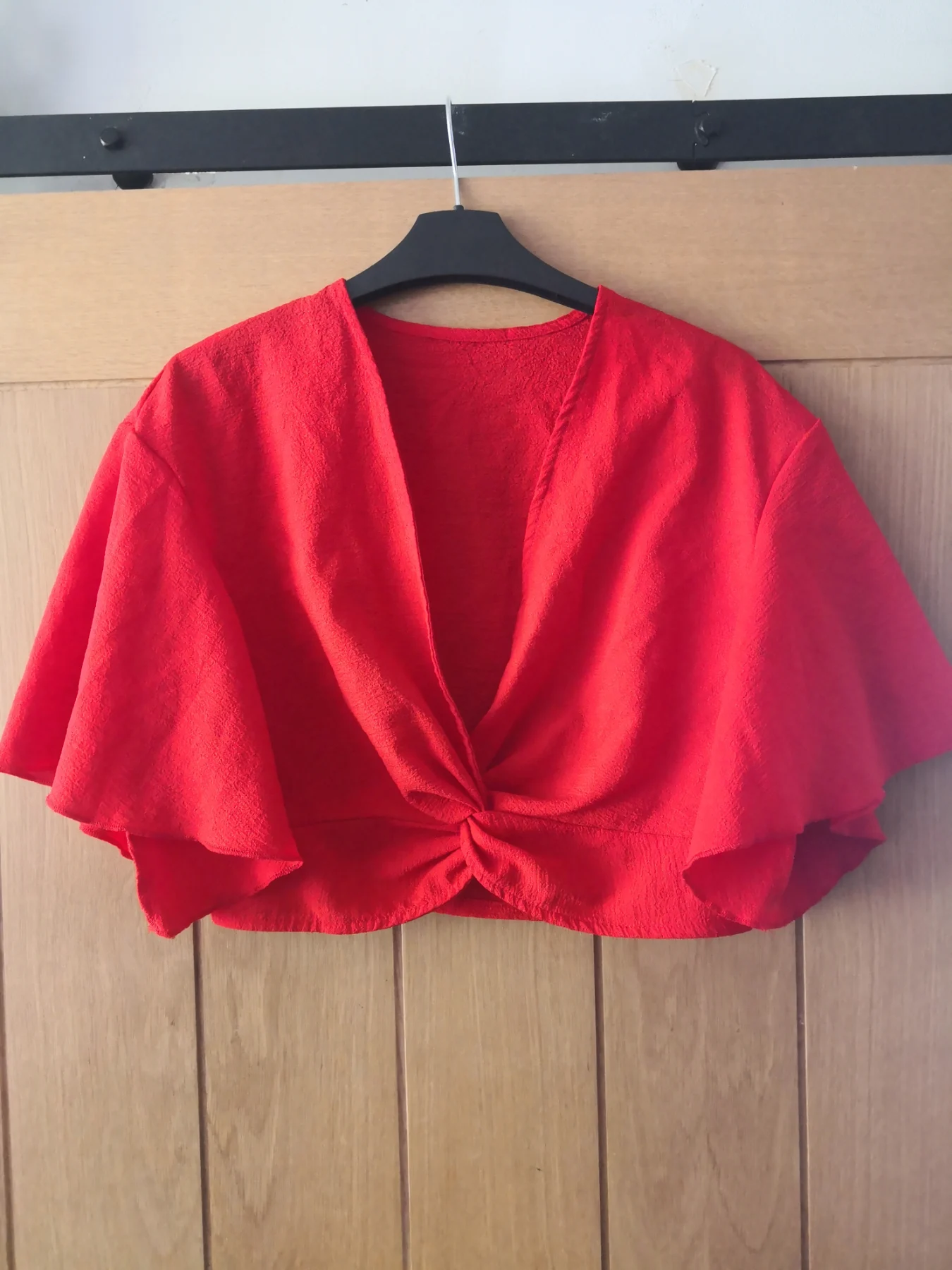 Shein Women's Red Short Top Lightweight Floaty Sleeves Size M (LW01)
