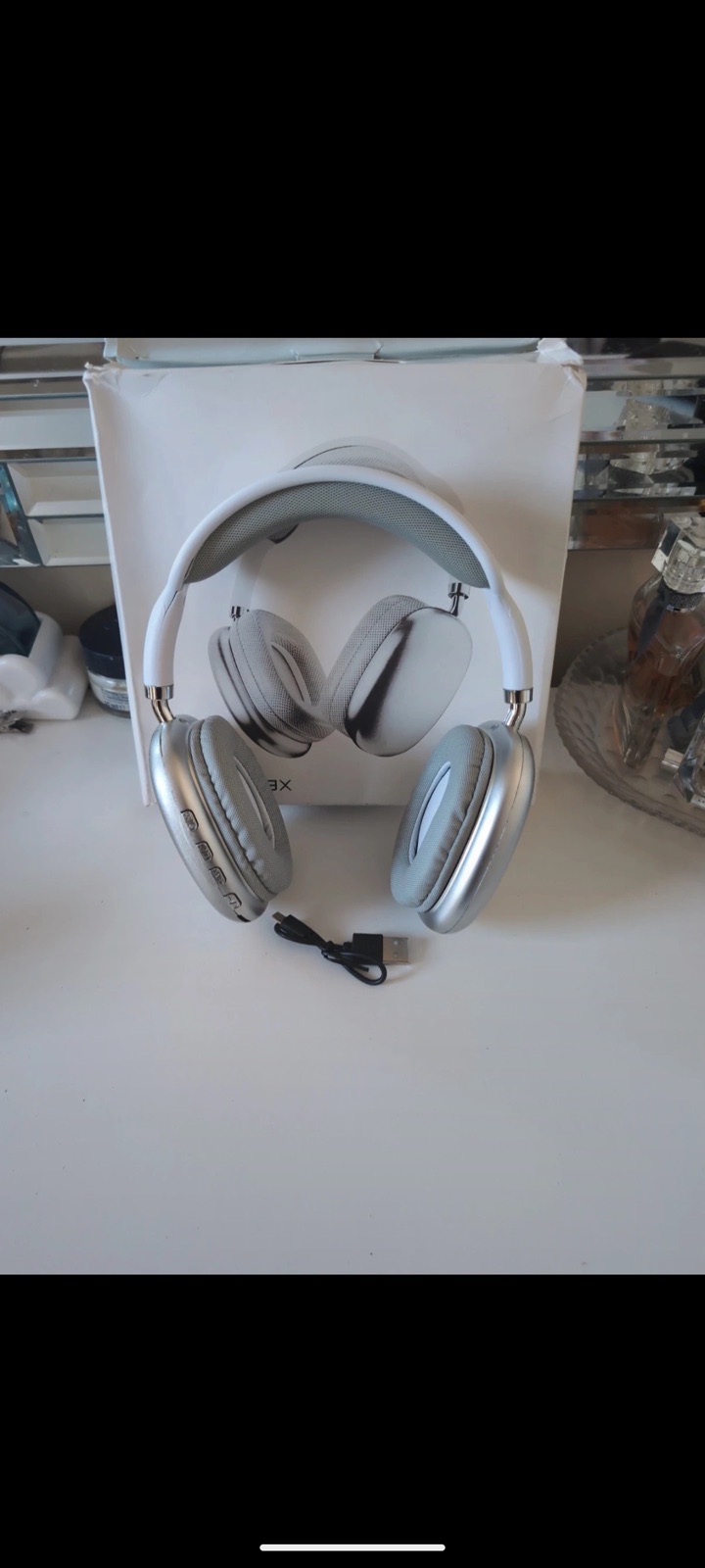 Bluetooth wireless headphones
