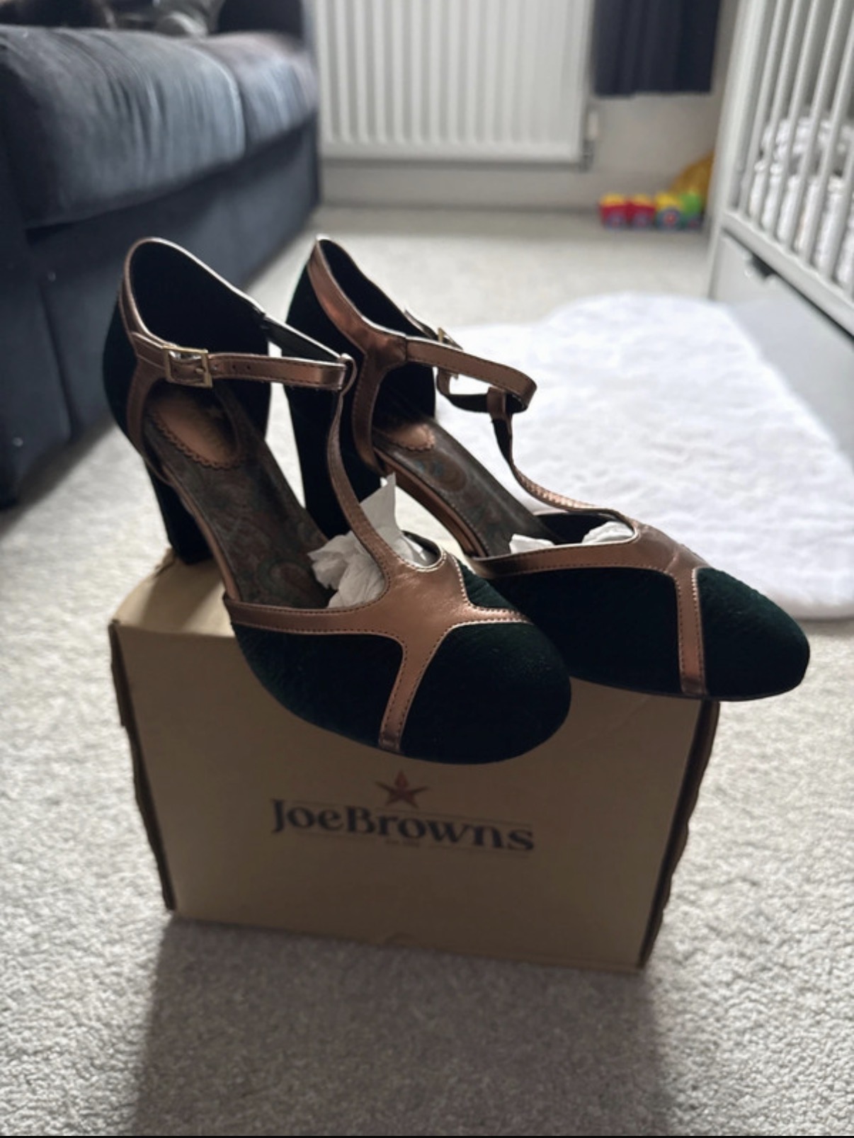 Size 7 Joe Brown Green and Bronze Heels J