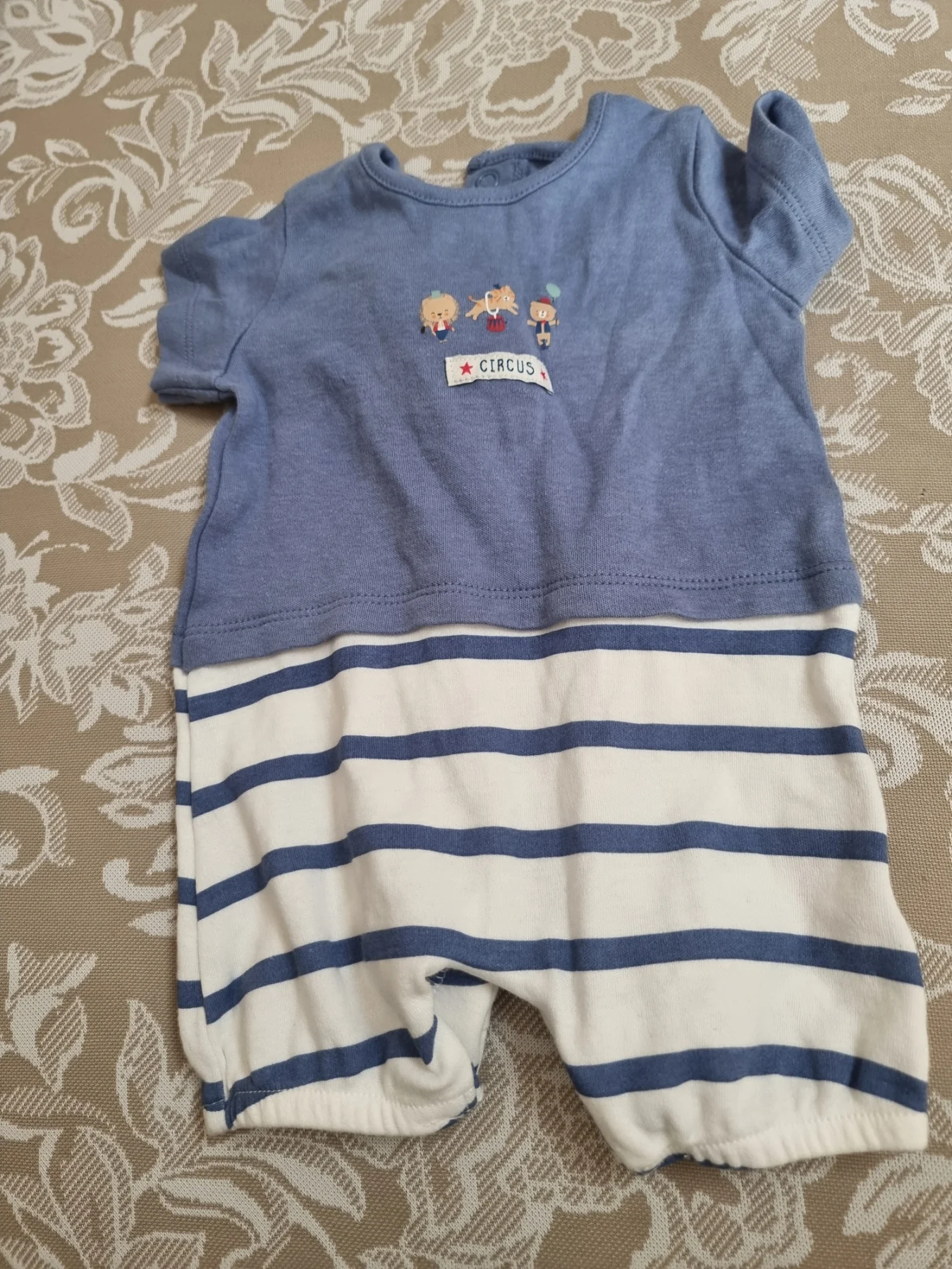 Baby boy 0-2 month outfit washed never worn