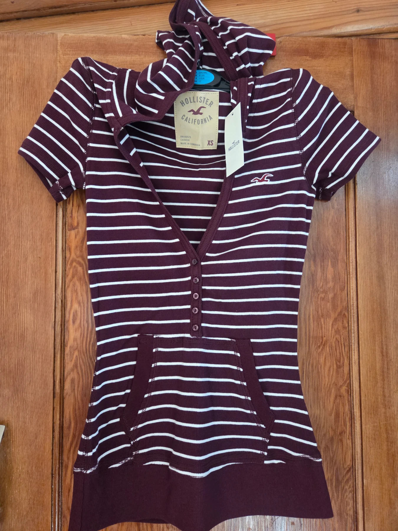 Hollister xs burgundy white striped hooded henley top - new with tags