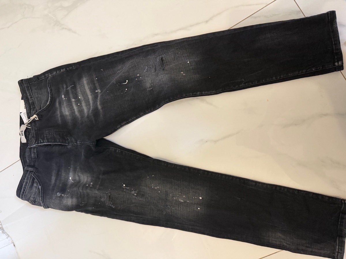 BEG Modern Series Black Washed Distressed Jeans | Size 32• New With Tags
