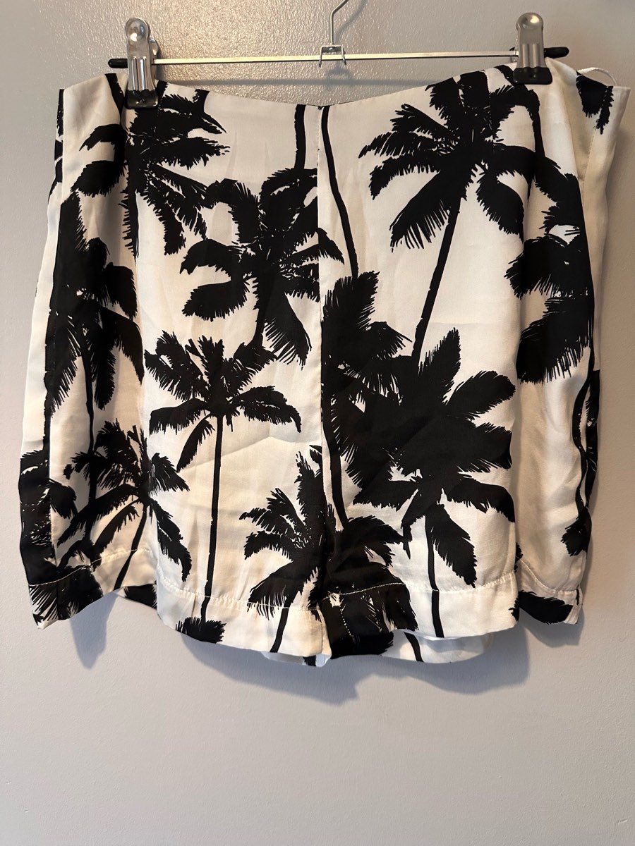 Fashion Union Palm Print Tailored Shorts | Size 14 | New Without Tags