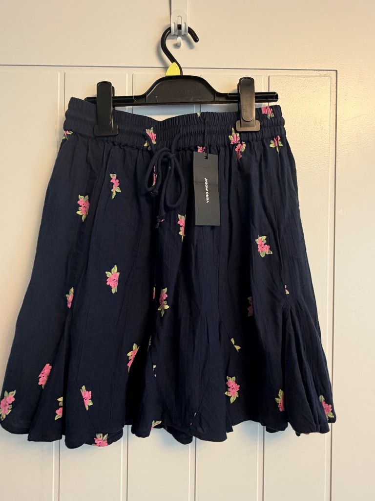 Vero Moda Floral Mini Skirt Navy Blue XS Summer Flowy