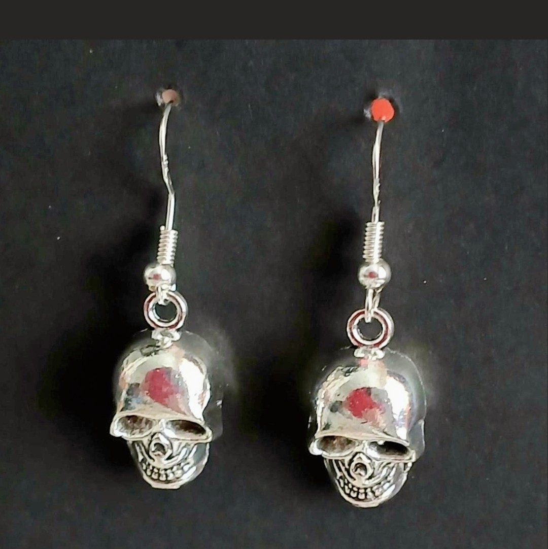 Skull earrings
